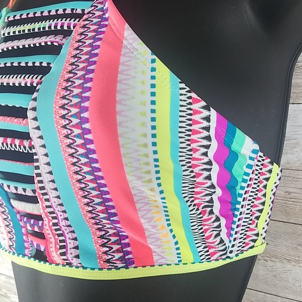No Boundaries, 0114, Multi colored swim top, S 3-4 - Picture 3 of 6